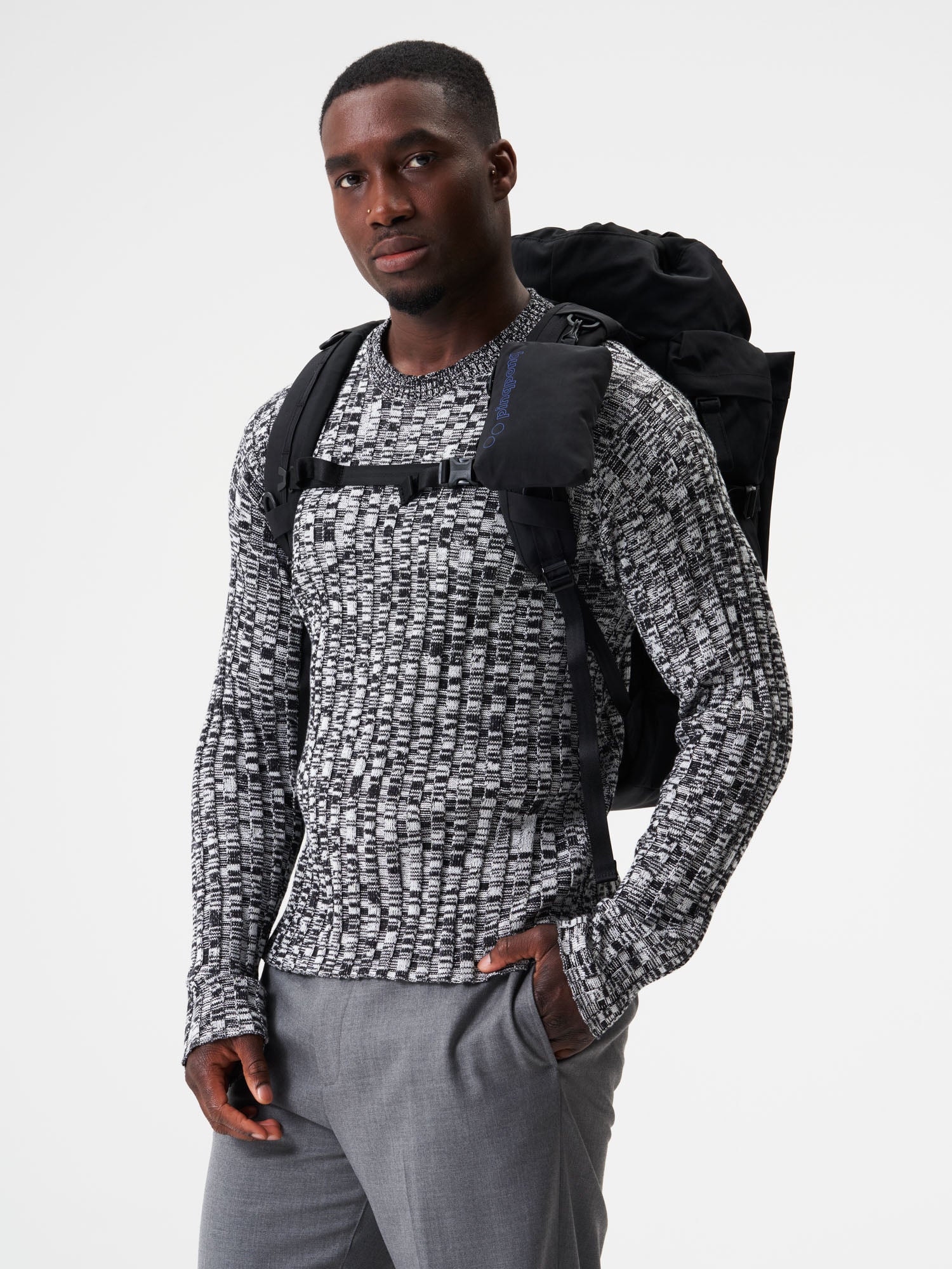 PPC-BMY-001-801F-pinqponq-Blok-Medium-Crinkle-Black-model-male-back