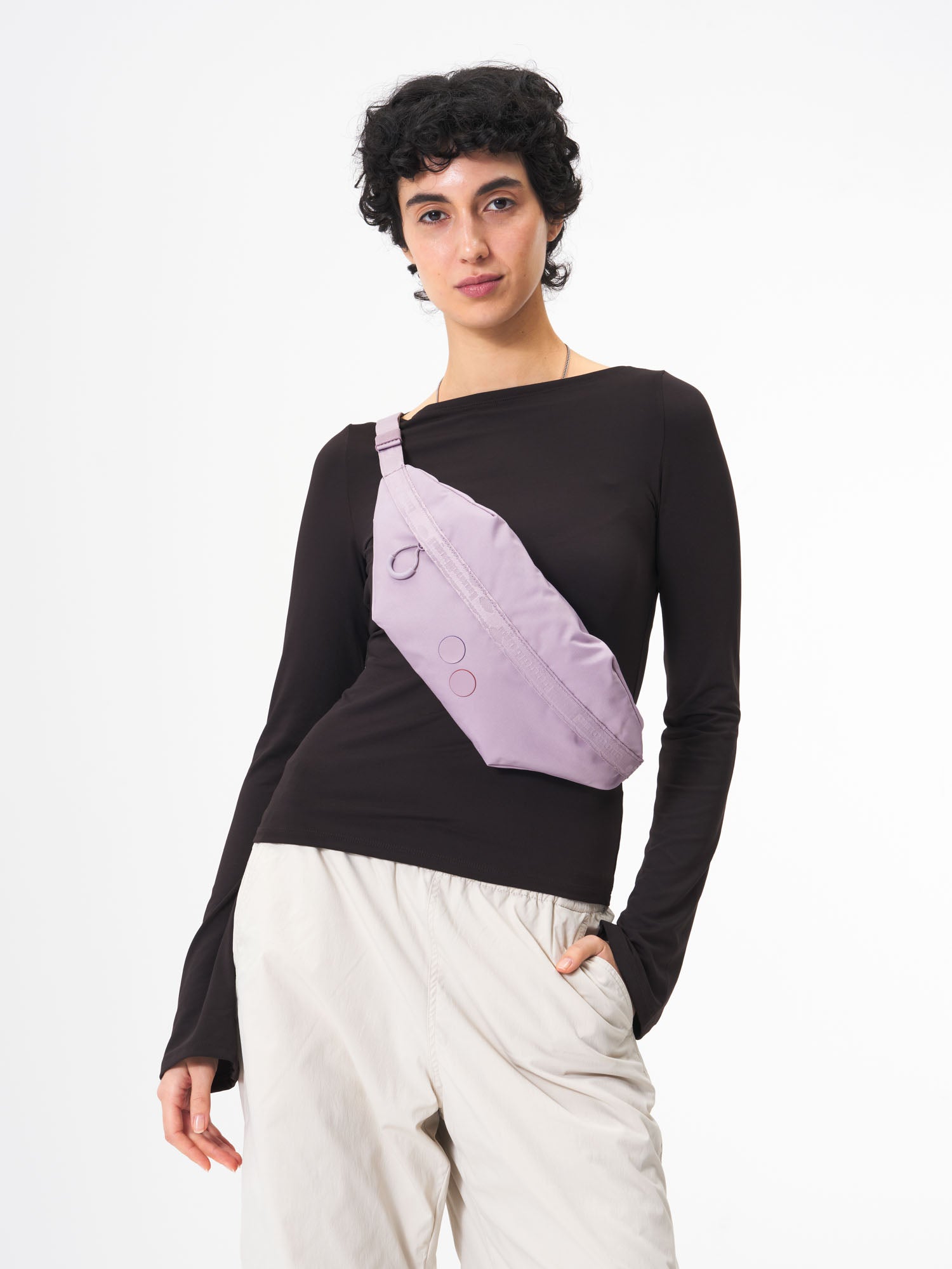 pinqponq-Brik-Dawn-Lilac-model-female-front