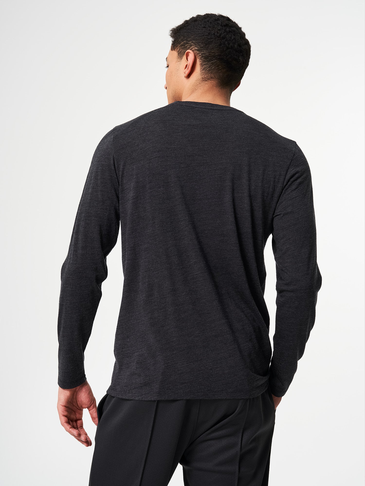 pinqponq-Longsleeve-Merino-Men-Core-Dark-Grey-Melange-model-back