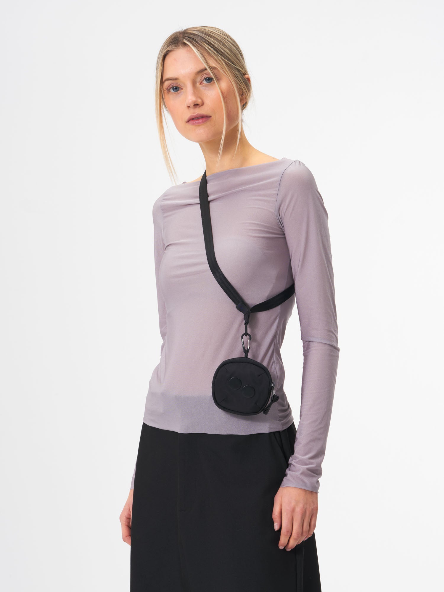 pinqponq-Mini-Pouch-Crinkle-Black-model-female-front