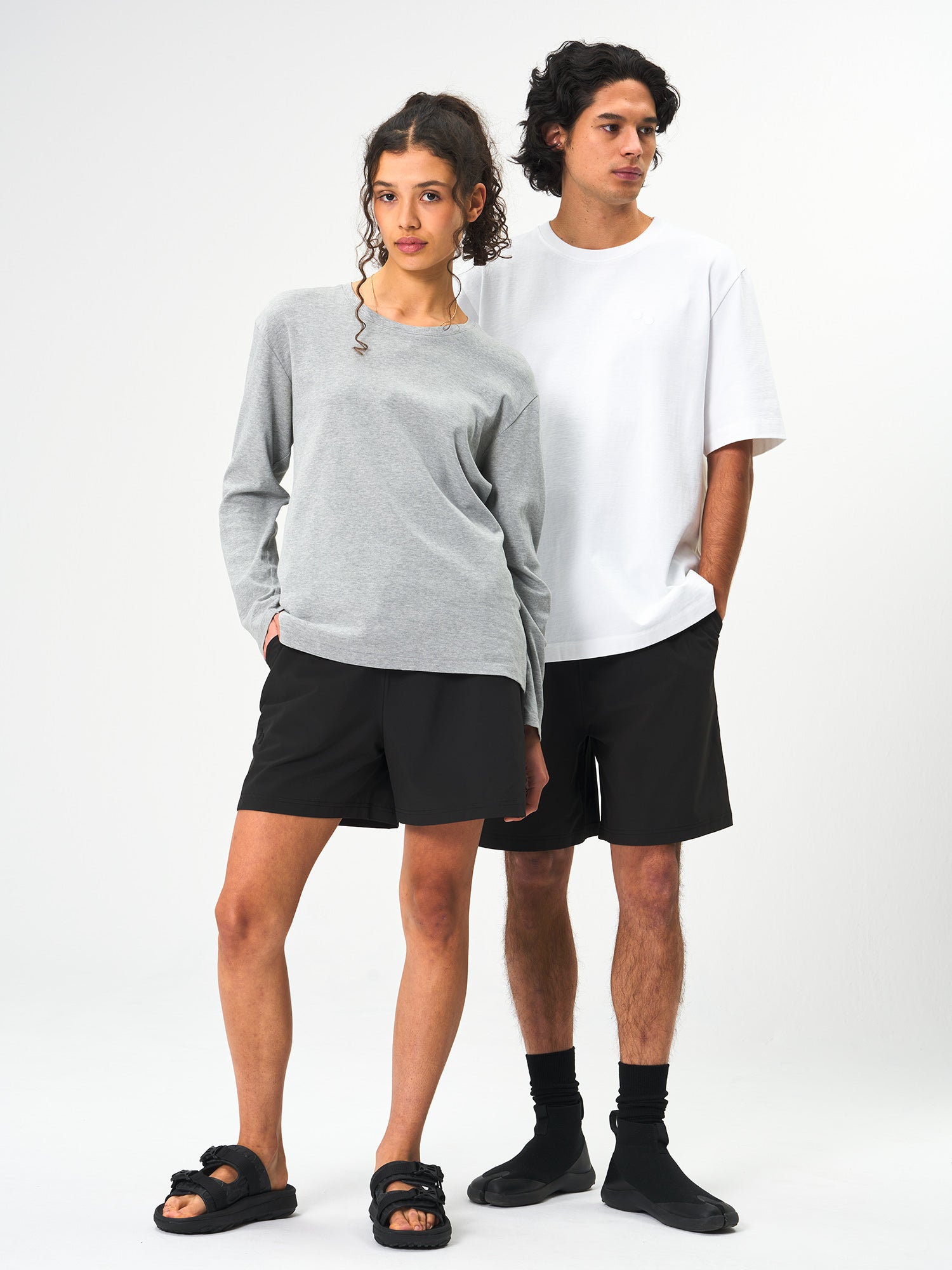 pinqponq-Active-Shorts-Peat-Black-models-front