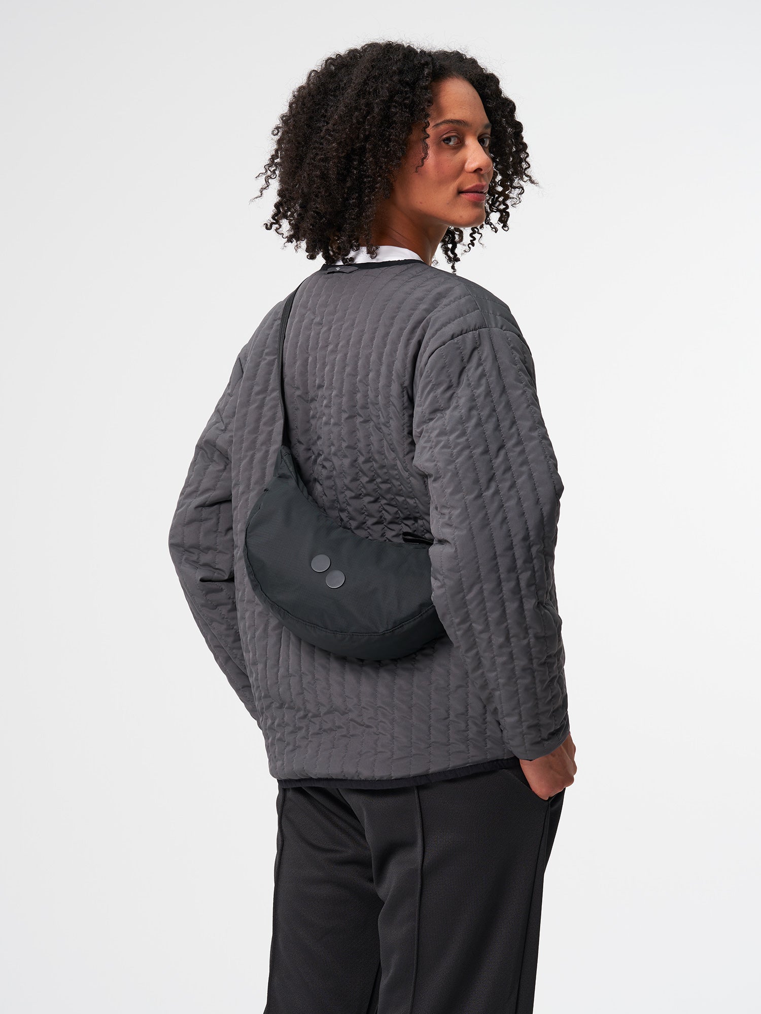 pinqponq-Krumm-Small-Pure-Black-model-female-front