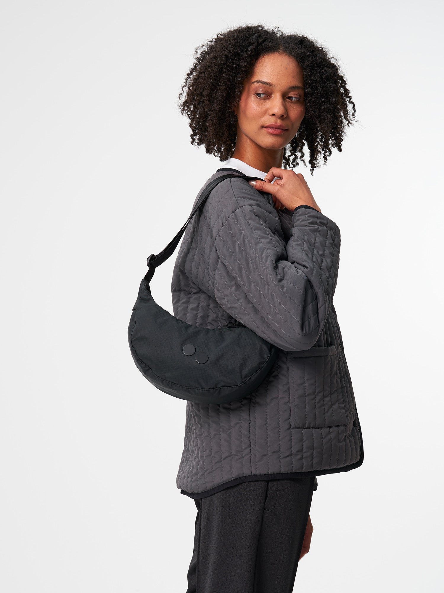 pinqponq-Krumm-Small-Pure-Black-model-female-front