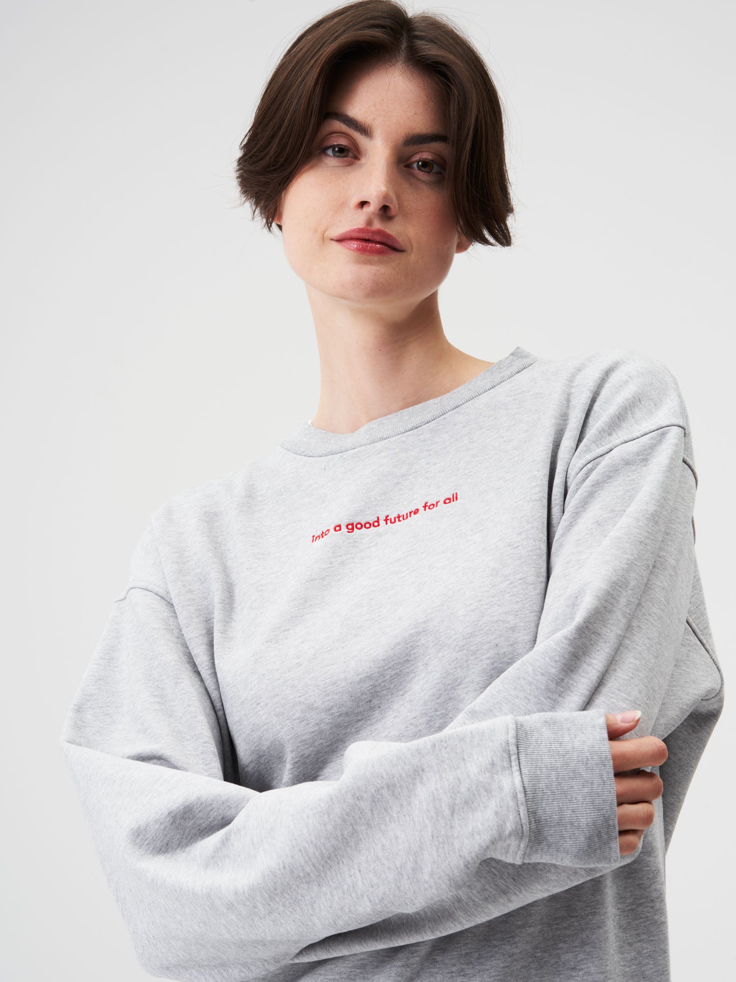 pinqponq-Sweatshirt-Unisex-Future-Grey-Melange-model-front-detail