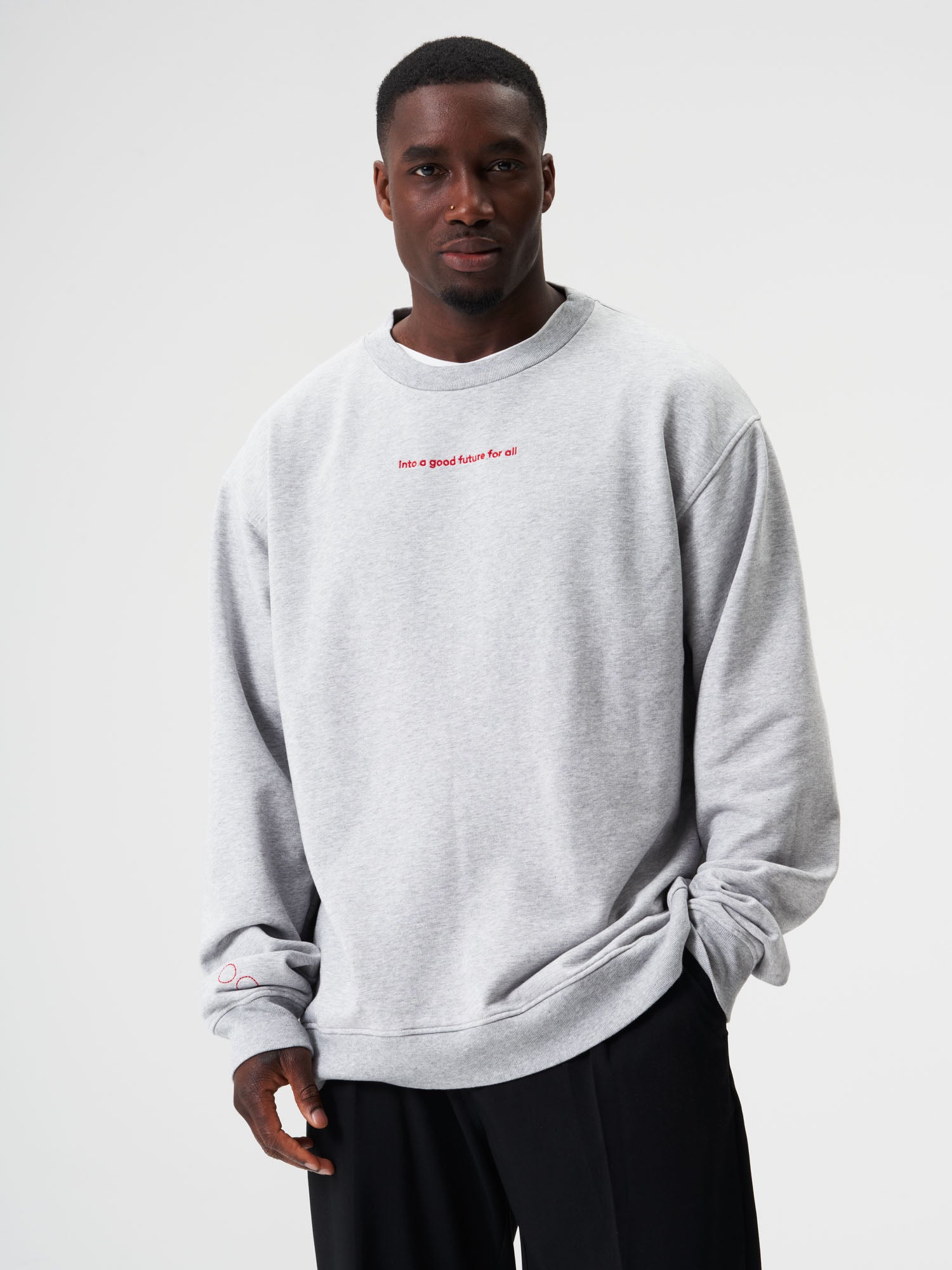 pinqponq-Sweatshirt-Unisex-Future-Grey-Melange-model-front