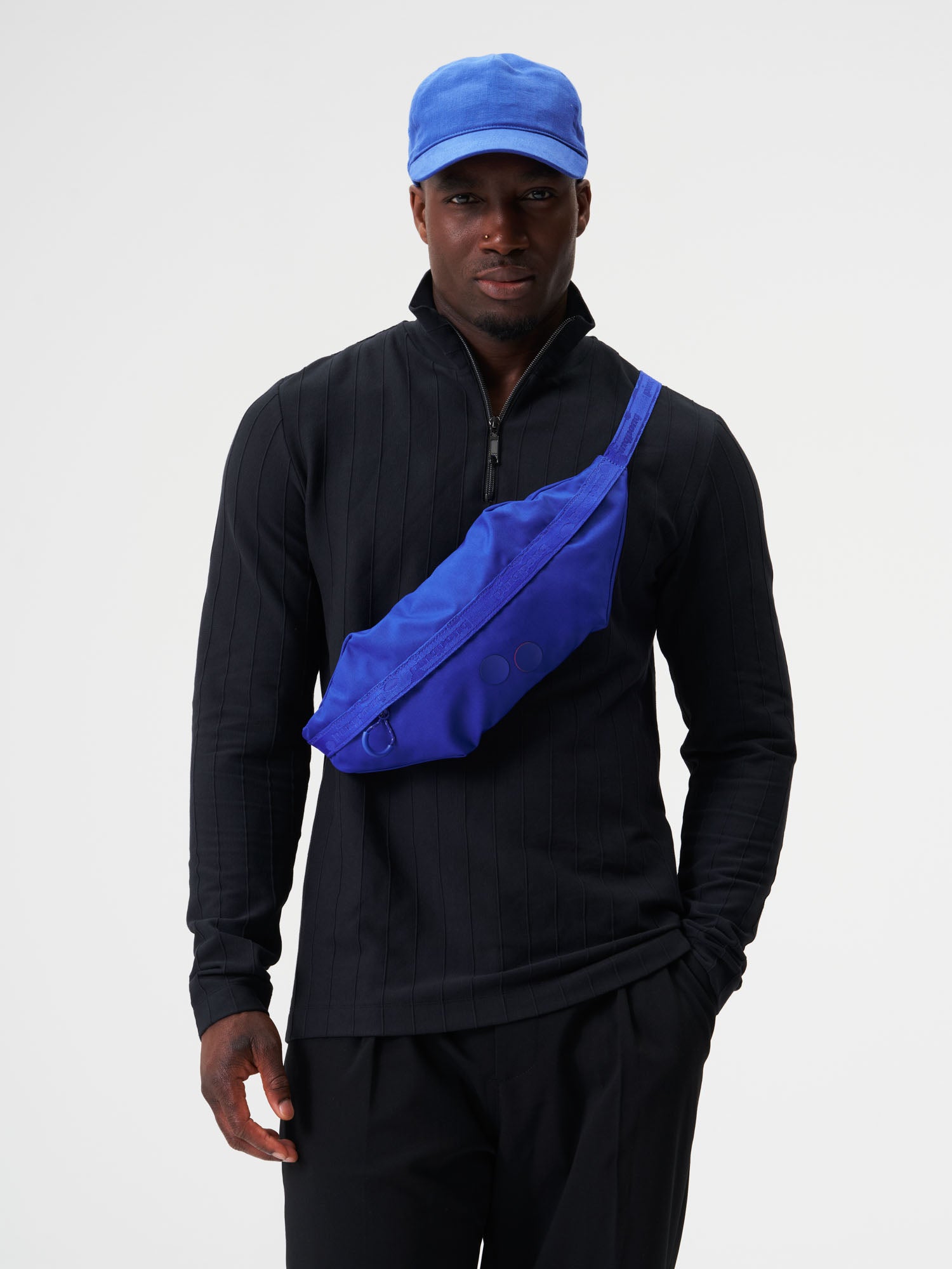 pinqponq-Brik-Ultimate-Blue-model-front
