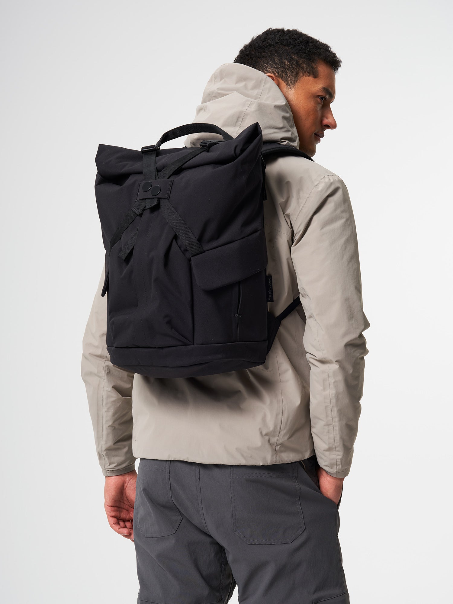 pinqponq-Kross-Solid-Black-model-back
