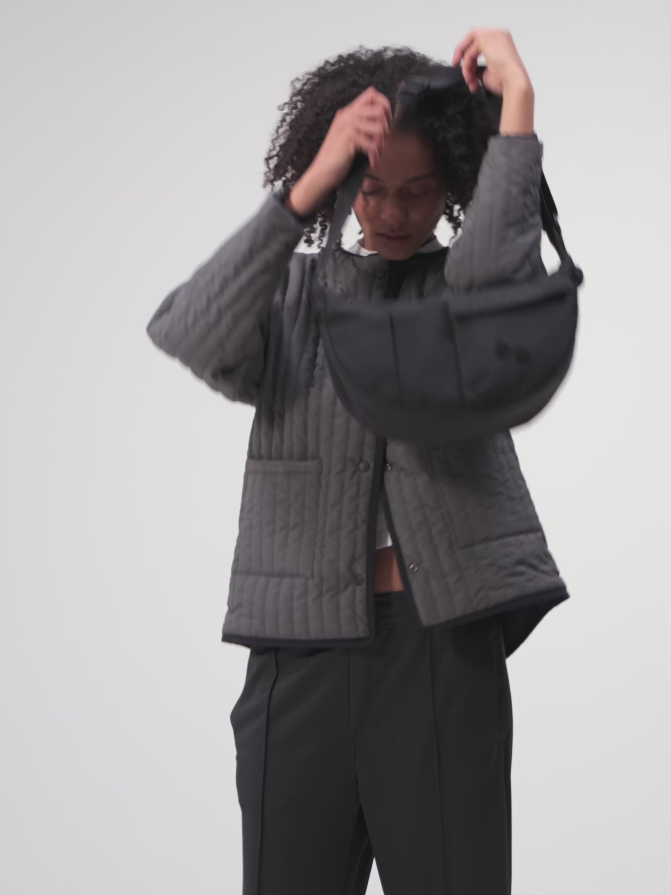 pinqponq-Krumm-Medium-Crinkle-Black-video